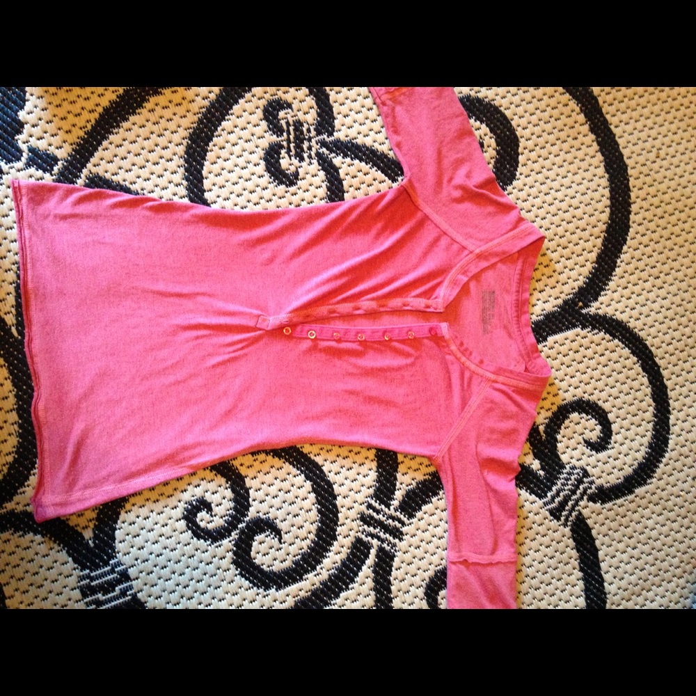 Mossimo xs quarter sleeve vneck